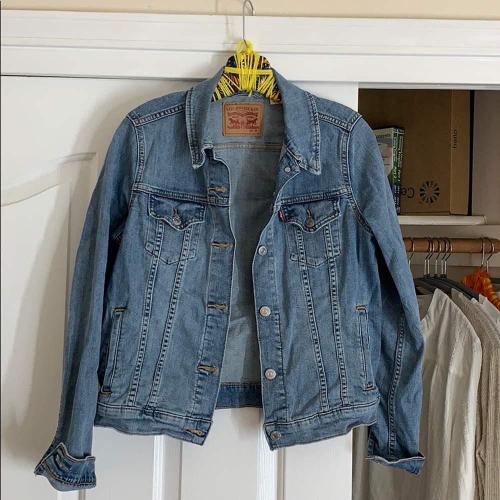 Women Levi’s Denim Jacket
